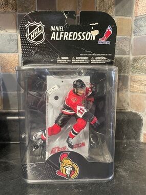 NHL Daniel Alfredsson Ottawa Senators Figure - Red, Black